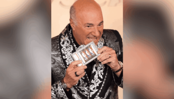 Foto: O'Leary compareceu à cerimônia para acompanhar o filme Marty Supreme | Rep