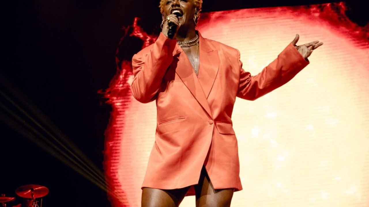 Liniker-Sepultura-Djonga-BK-e-mais-a-Virada-Cultural-neste-domingo