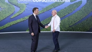 Lula e Macron concordaram em “voltar a falar em Délhi” — Foto: Lula e Macron con