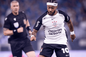 Memphis soma 19 gols e 15 assistências em 74 partidas pelo Corinthians — Foto: M