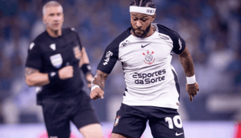 Memphis soma 19 gols e 15 assistências em 74 partidas pelo Corinthians — Foto: M