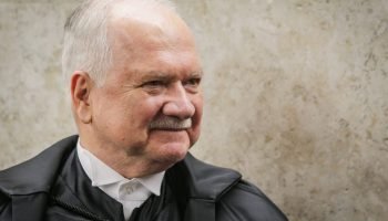 O-novo-presidente-do-Supremo-Tribunal-Federal-ministro-Edson-Fachin-recebe-os-cumprimentos-do-presid