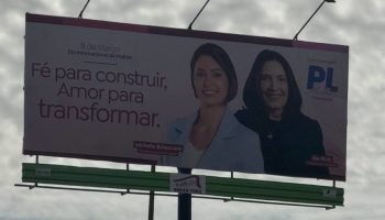 Foto: Outdoor do PL com imagens de Michelle Bolsonaro e Bia Kicis na EPTG, via e