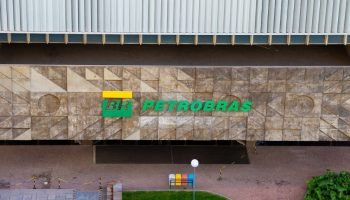 Petrobras-energia-que-evolui-com-respeito-as-pessoas-e-ao-planeta-Metropoles