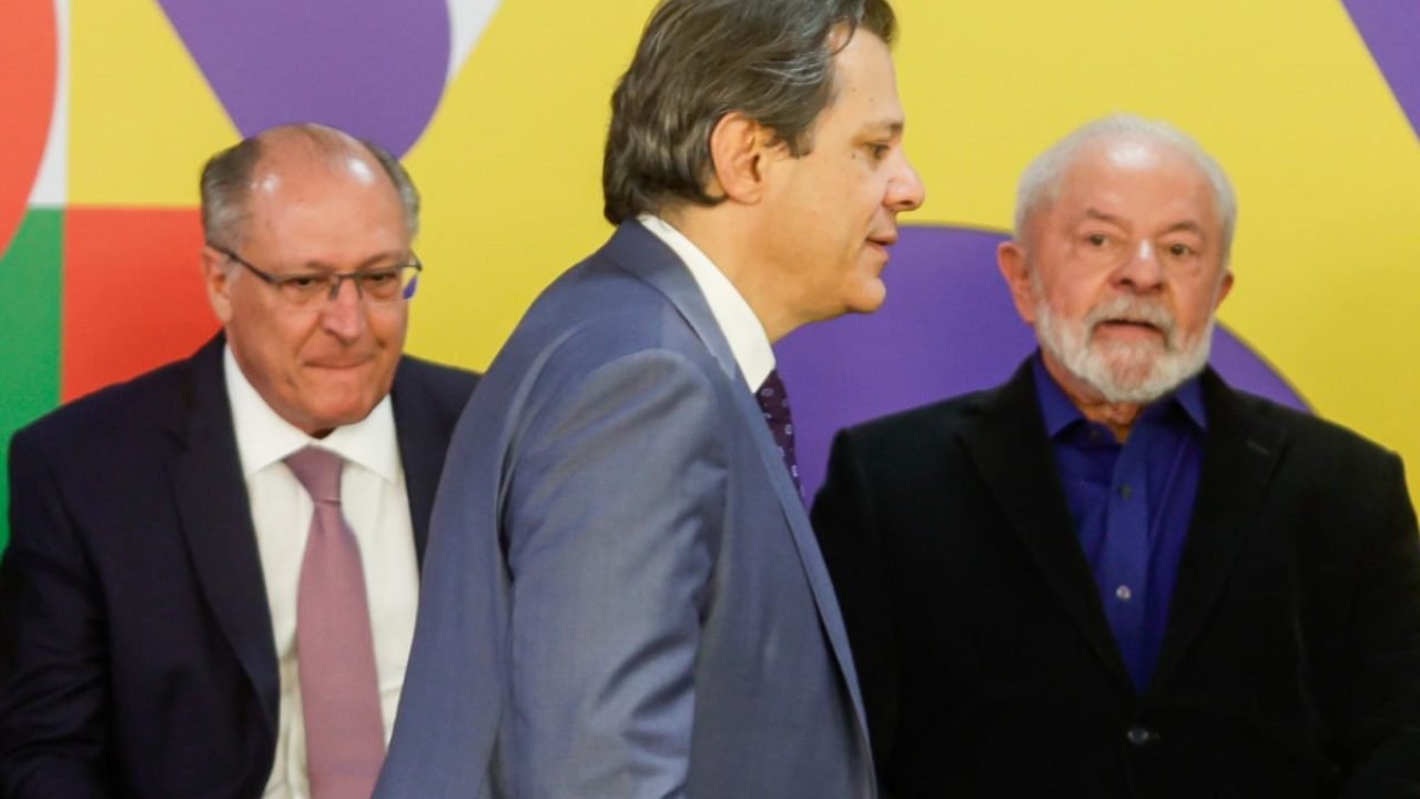 Presidente-Lula-ministro-Haddad-e-Geraldo-Alckmin-durante-evento-de-governo-1-1200x800