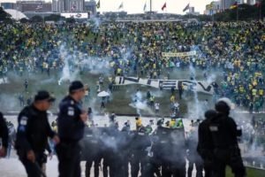 Foto: 1 de 1 PF prende comandante da PMDF e oficiais denunciados por atos extrem