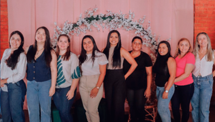 Servidoras-da-Camara-de-Salgueiro-recebem-homenagem-especial-pelo-Dia-das-Maes-na-Casa-da-Cultura-e1747077977403-768x459