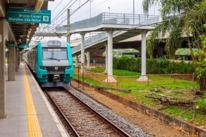 Trem-da-Linha-9-Esmeralda
