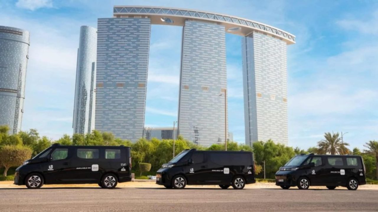 Veículos autônomos oferecem transporte pelas categorias Uber Comfort e UberX em