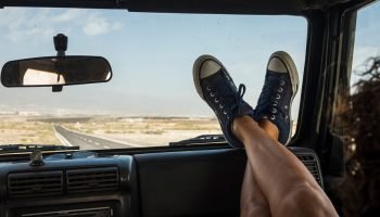 a7fee7a3-pernas-em-viagem