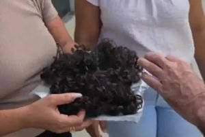 adolescente-de-12-anos-teve-cabelo-cortado-por-vizinha