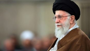 Foto: Ali Khamenei, líder supremo do Irã, rejeita exigências dos Estados Unidos