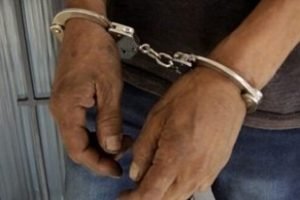 algemas-preso-policia-PM-7-696x453-1-1-640x330-1