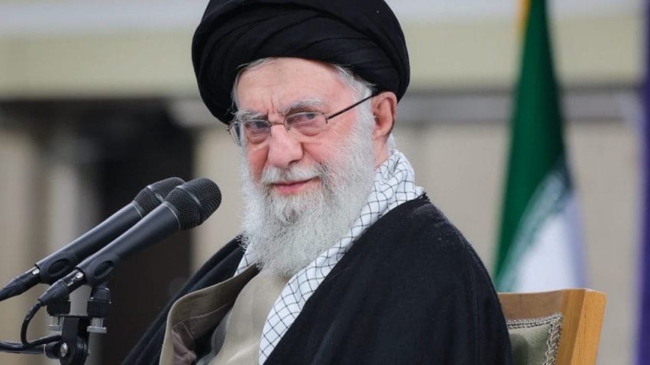 Foto: Na imagem, Ali Khamenei, aiatolá e líder supremo do Irã morto pelos EUA em