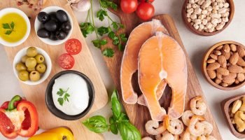 1 de 1 conceito de alimentação equilibrada. dieta mediterrânea vista superior pl