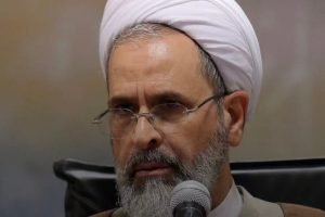 Foto: Alireza Arafi (foto) passa a integrar conselho temporário após a morte de