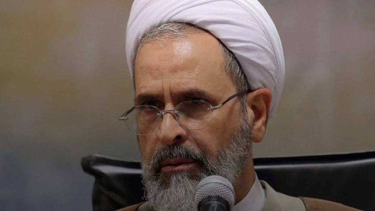 Foto: Alireza Arafi (foto) passa a integrar conselho temporário após a morte de