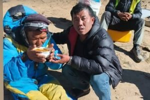 Foto: 1 de 1 Guia desaparecido é encontrado no Monte Everest após 6 dias: “Milag