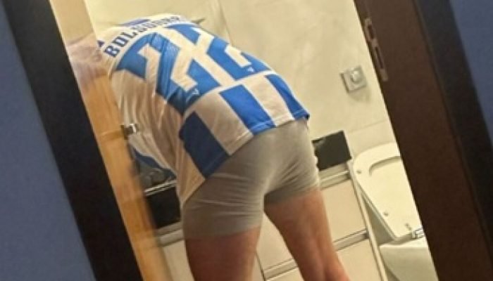 bolsonaro-de-costas-na-prisao