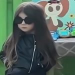 Foto: 1 de 1 Frame de vídeo. Garota viraliza com pantufas de coleho - Metrópoles