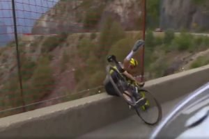 ciclista-quase-cai-franca
