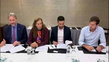 1 de 1 Comitiva com Pedro Uczai (PT-SC), Jandira Feghali (PCdoB-RJ), Pedro Campo