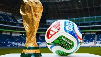 Troféu e bola oficial da Copa do Mundo de 2026 — Foto: Troféu e bola oficial da