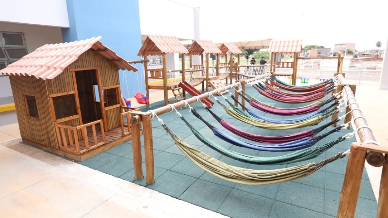 creche-13-1200×800-1 creche-13-1200x800-1