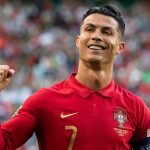 Cristiano Ronaldo com a camisa da Seleção Portuguesa - Reprodução/ UEFA — Foto: