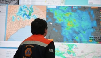 Foto: O gabinete de crise no CGE (Centro de Gerenciamento de Emergências), ativa