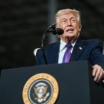 Foto: Na imagem, o presidente Donald Trump em discurso em 11 de março