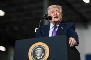 Foto: Na imagem, o presidente Donald Trump em discurso em 11 de março