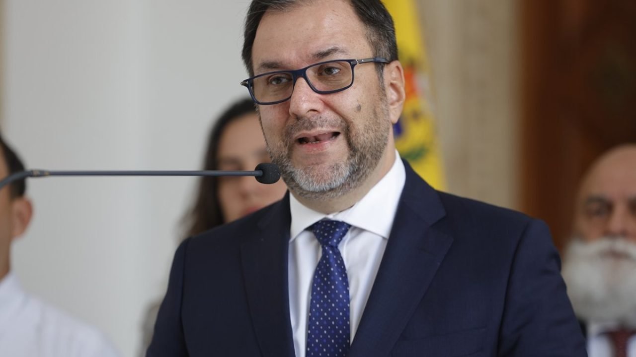 e0ac6ea4-yvan-gil-venezuela