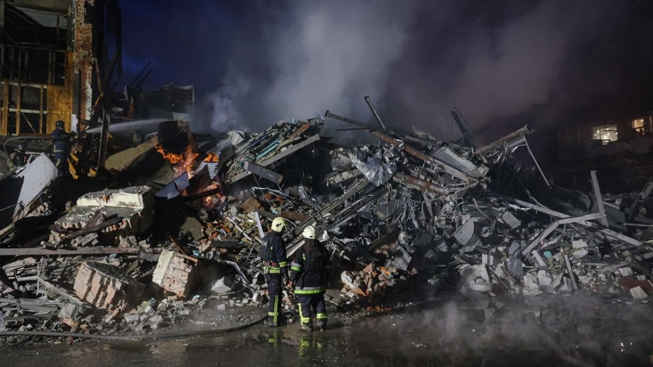 ef9be480-gettyimages-2253835610