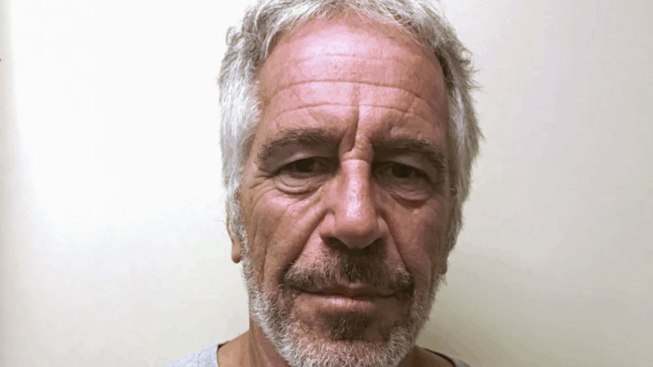 Jeffrey Epstein preso em 2019 — Foto: Na imagem, Jeffrey Epstein preso em 2019