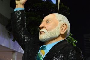 Escultura representa o presidente Lula no desfile da Acadêmicos de Niterói — Fot