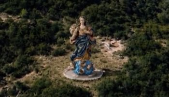 estatuaRainhadosAnjos