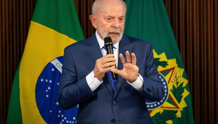 fe91cfdf-lula.jpg