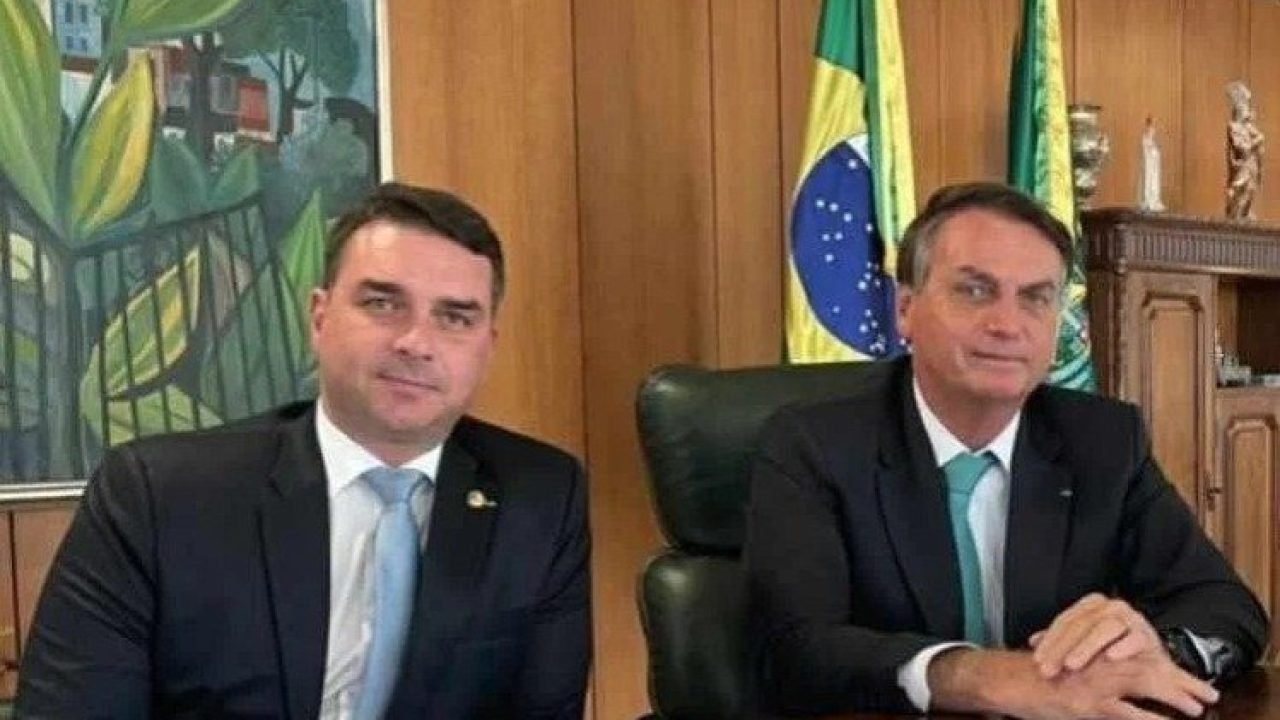 flavio_e_jair_bolsonaro-36204226