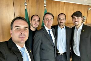 foto-familia-bolsonaro-1