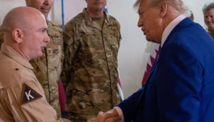foto-trump-visita-base-militar-2.jpg
