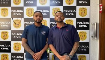 1 de 1 irmãos gêmeos na delegacia — Foto: 1 de 1 irmãos gêmeos na delegacia - Fo