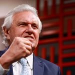 governador-de-goias-e-pre-candidato-a-presidencia-ronaldo-caiado-e-entrevistado-no-estudio-metropoles-27-scaled-1
