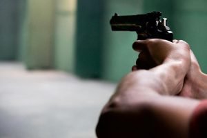 gun_2227646_1920-18079645
