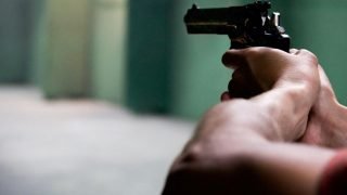 gun_2227646_1920-18079645