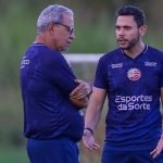 Hélio e Guilherme dos Anjos em treino do Náutico — Foto: Hélio e Guilherme dos A