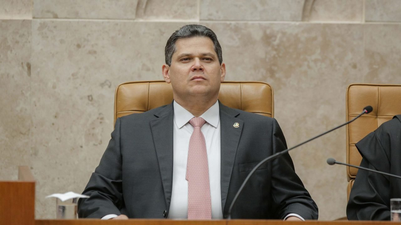 Foto: 1 de 1 hugo-motta-e-davi-alcolumbre-durante-sessao-solene-de-abertura-do-a