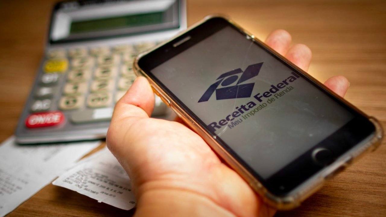 imposto-de-renda-brasil-leaCC83o-receita-federal-3-e1739830839900