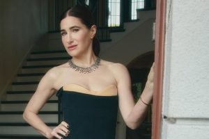 Reprodução/ In — Foto: 1 de 1 Imagem colorida da atriz Kathryn Hahn - Metrópoles