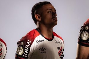 leo-derik-athletico-pr-2